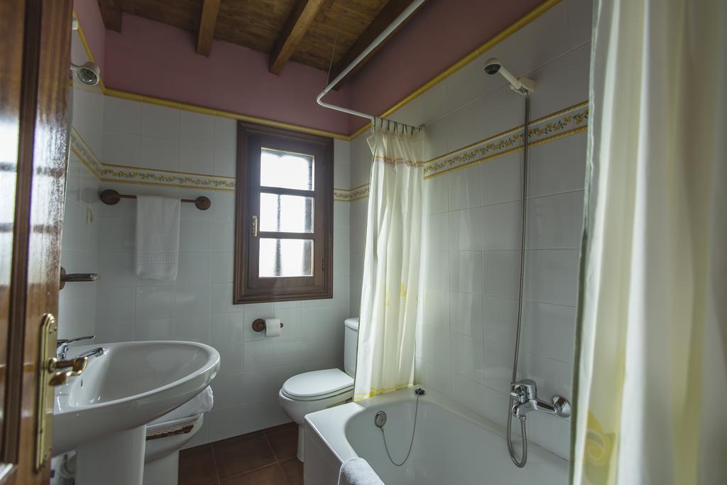 Casas Rurales Playa De Guadamia Llames de Pría エクステリア 写真